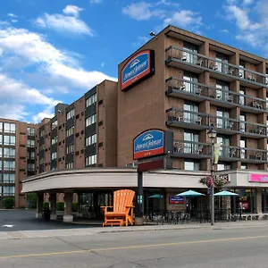 Hotel Howard Johnson Plaza By Wyndham By The Falls